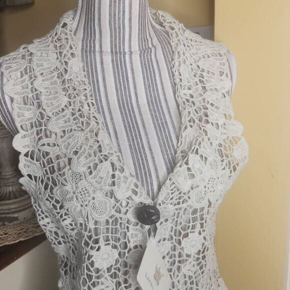 Lafei nier cream lace vest women's. Size small boho chic - Picture 2 of 4